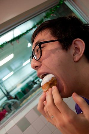 2009.12.03 SG Krispy Kreme Run-14